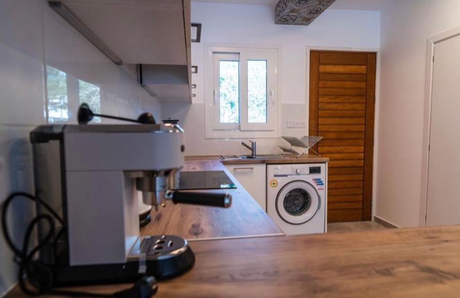 Holiday Cosy Home Pafos Exterior foto